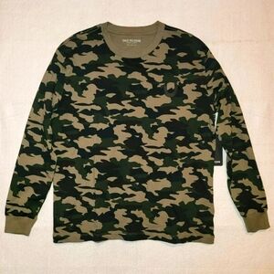 NWT True Religion Camo Print Long Sleeve Tee
